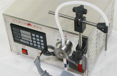 小型磁力泵定量灌裝機不銹鋼灌裝頭